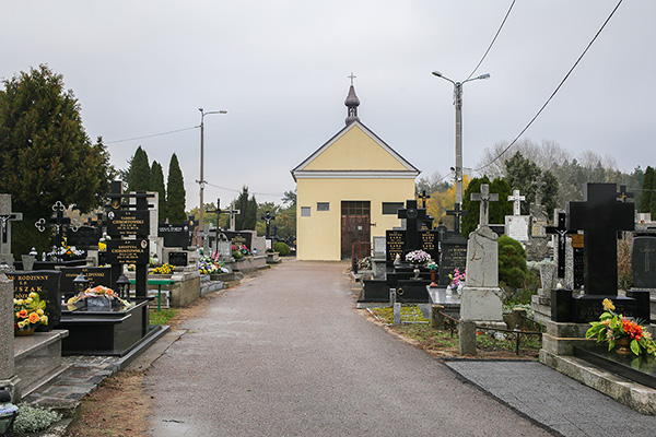 Sektory na cmentarzu parafialnym w Ostrołęce